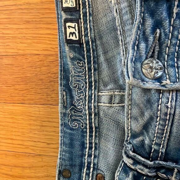 Miss Me Women’s Size 31 Cuffed Capri - Picture 6 of 10